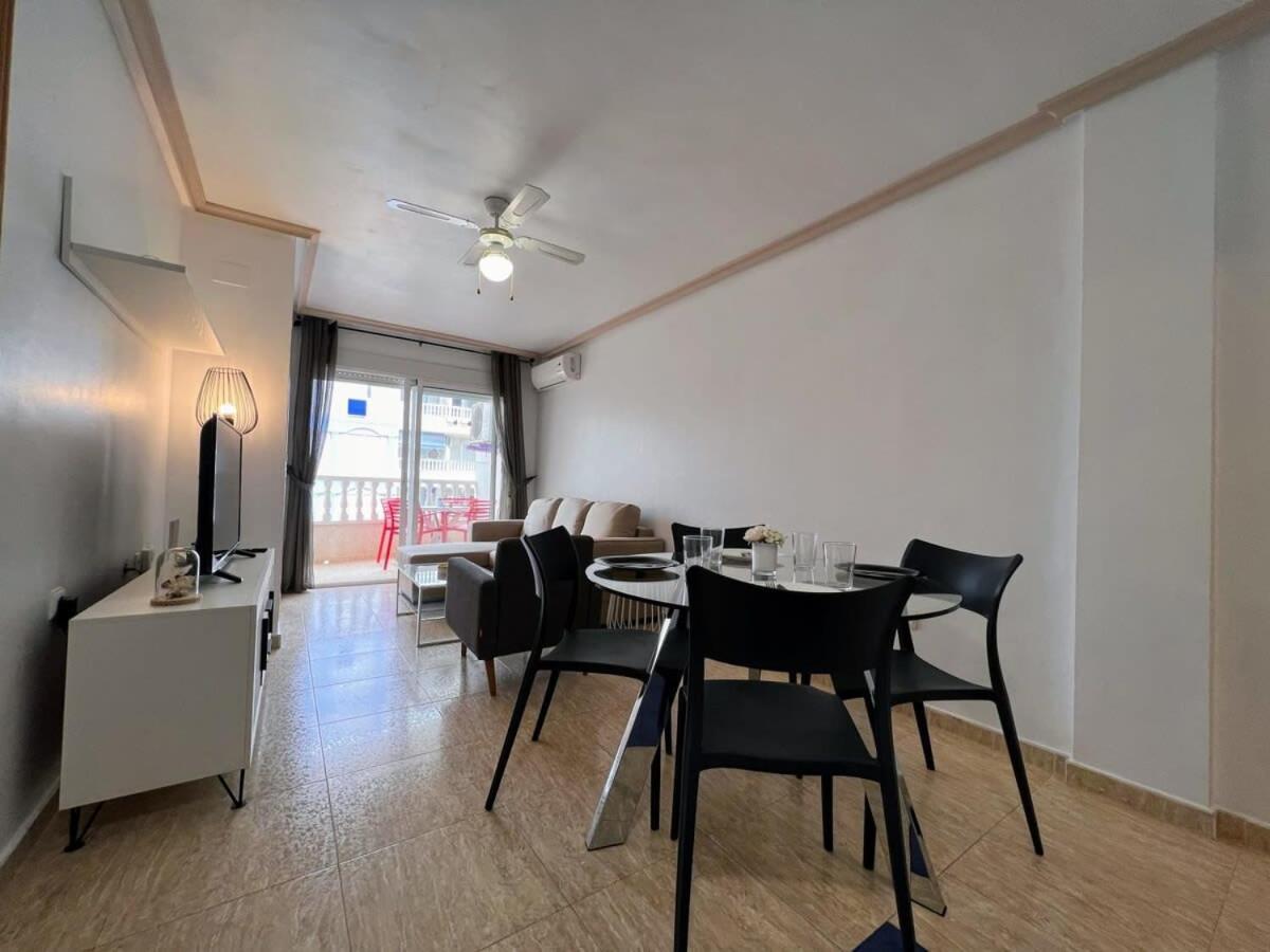 Welcoming Seafront Apartment Tv15 托雷维耶哈 外观 照片