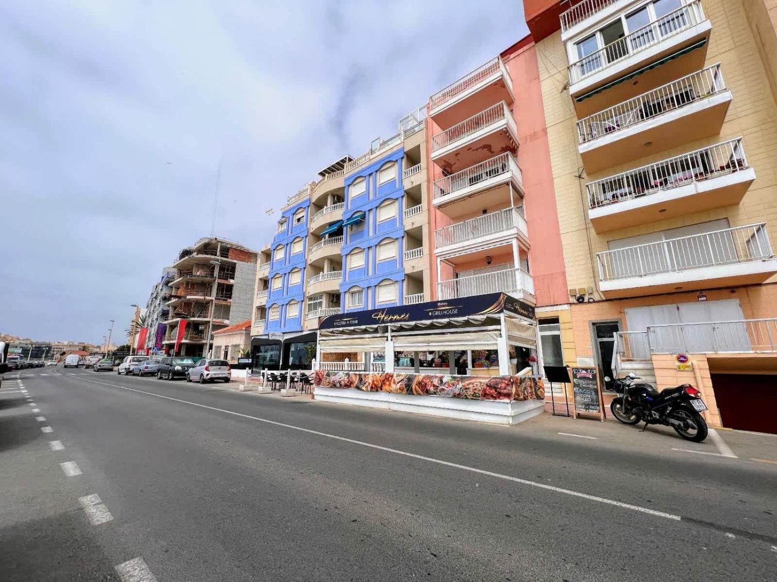 Welcoming Seafront Apartment Tv15 托雷维耶哈 外观 照片